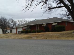 108 6th St, Cache, OK 73527