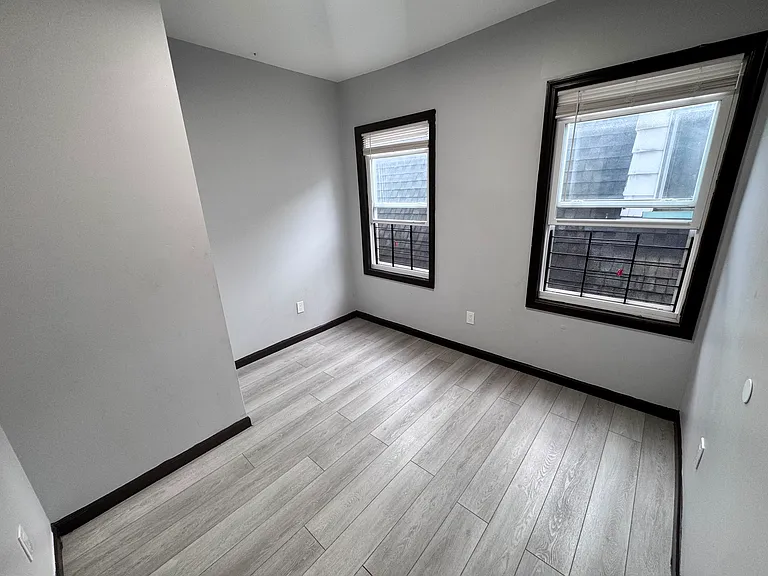163 Elwood Ave #G3 — Photo 4