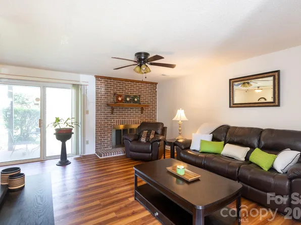 5600 Amity Springs Dr, Charlotte, NC 28212