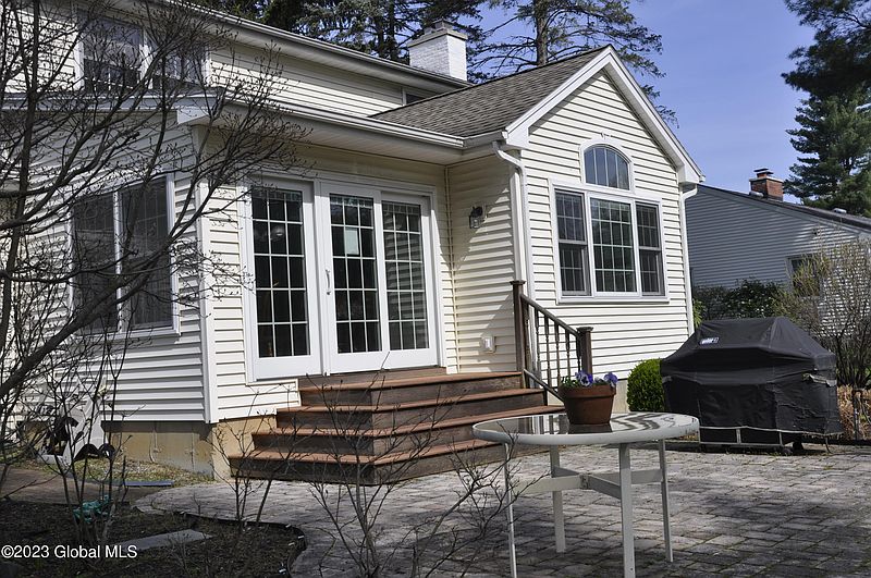 5th image of 28 Thorndale Road