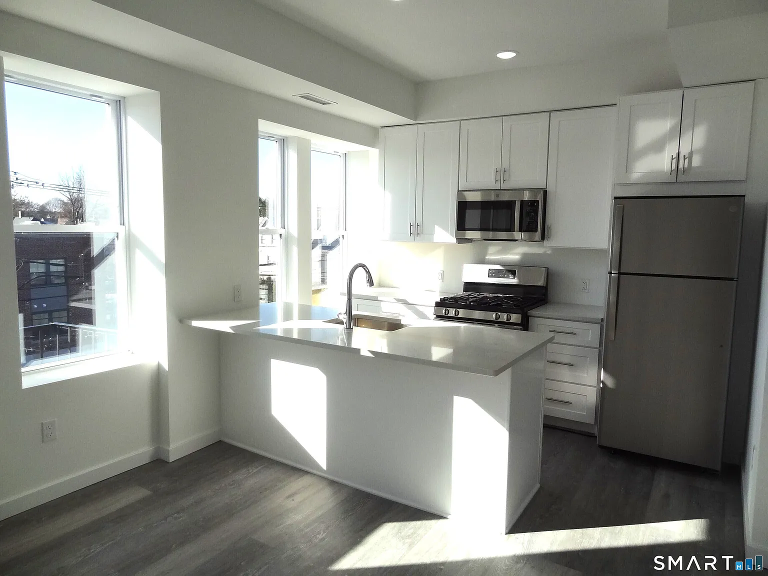 2 bed, 1.0 bath, 1000 sqft, $2,500 — Photo 4