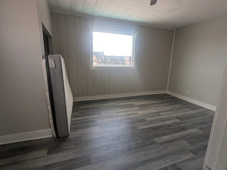 214 & 216 S Walnut St #1 — Photo 3