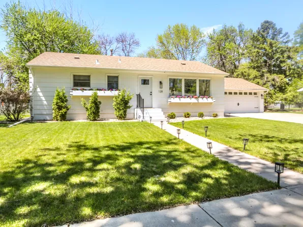 128 Elizabeth Dr, Aberdeen, SD 57401