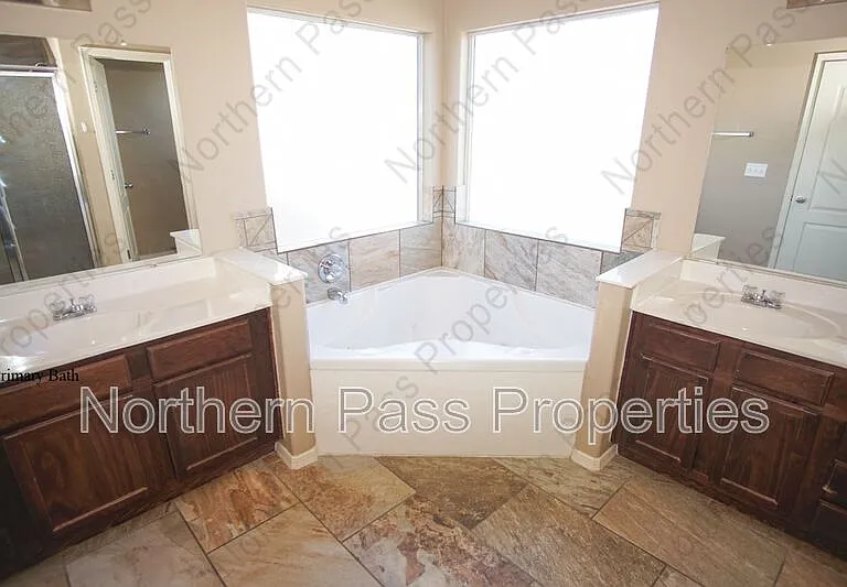 12945 Hueco Hill Dr — Photo 21