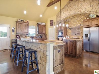 300 Rose Meadow Dr, La Vernia, TX, 78121