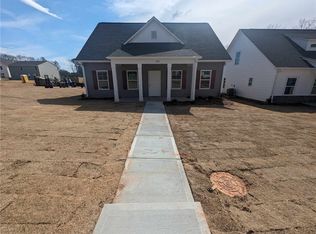 1020 Fairfield Dr, Seneca, SC 29678