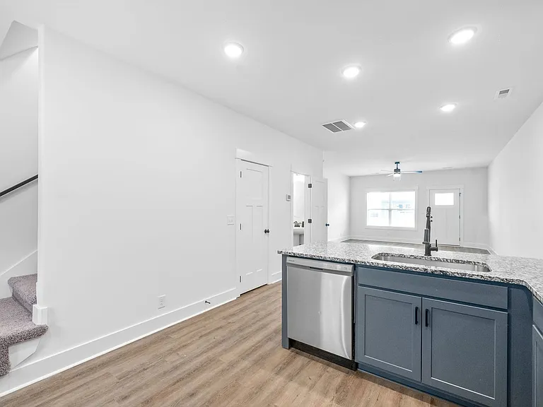 323 Front Ridge Cir — Photo 17