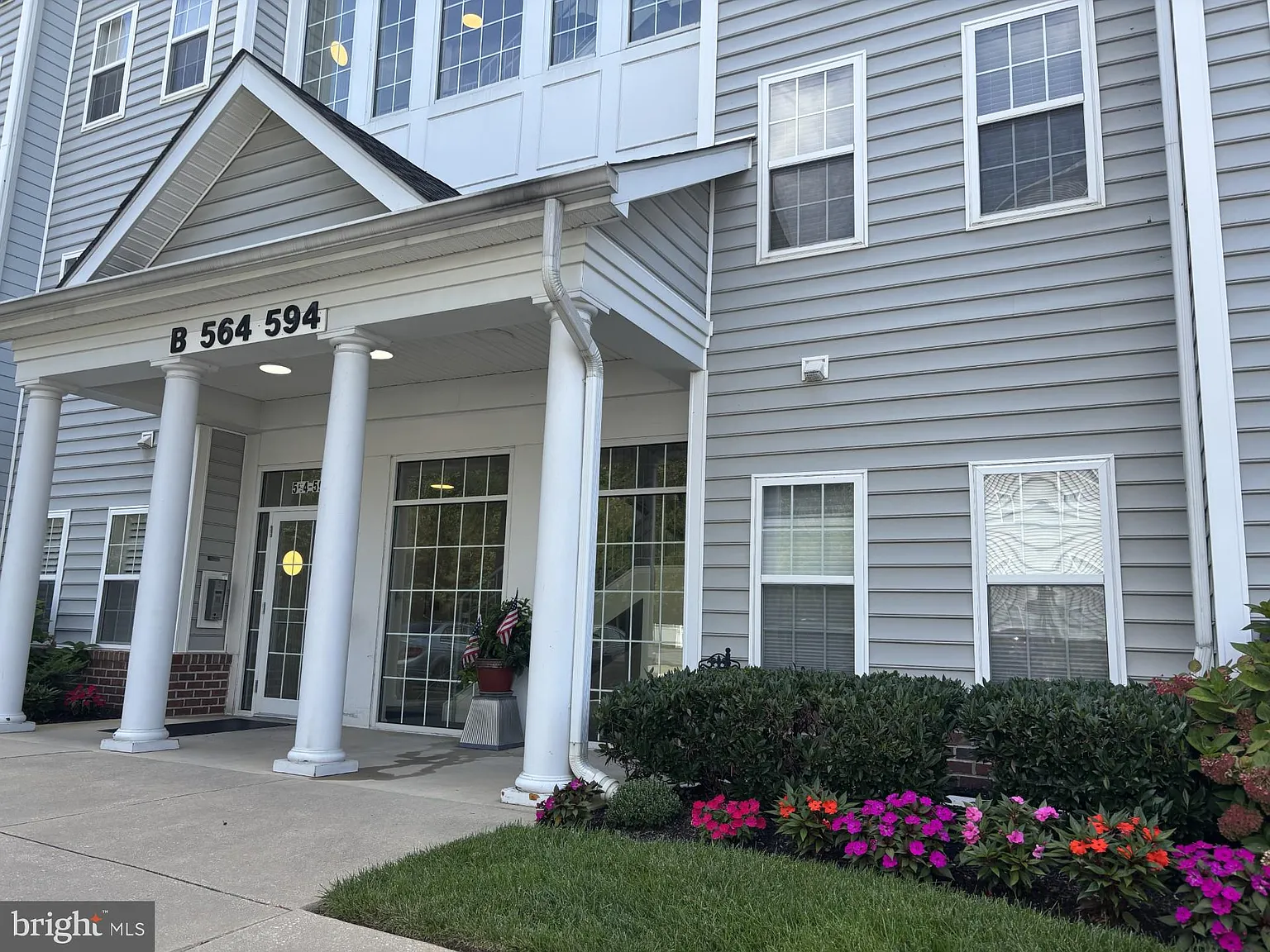 2 bed, 2.0 bath, 1655 sqft, $2,200 — Photo 1