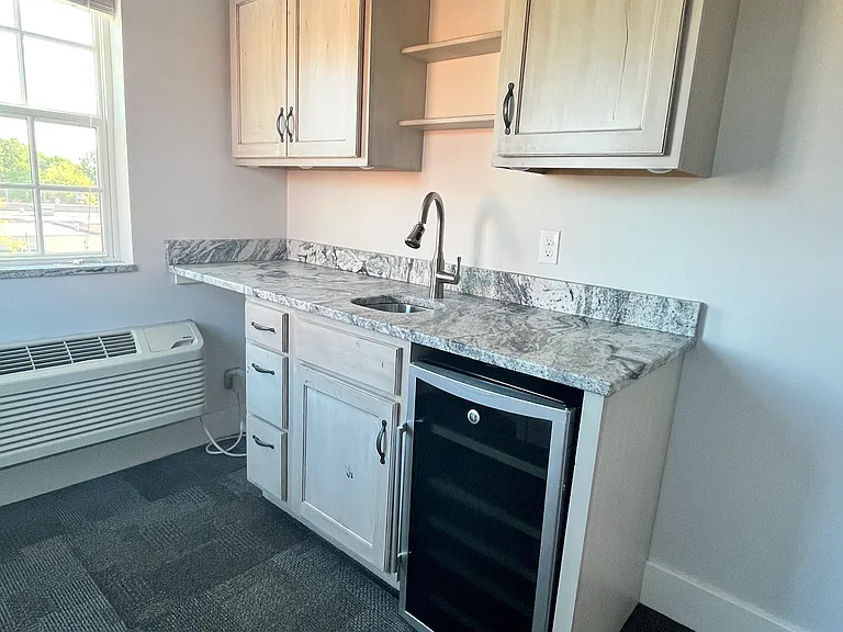 210 N Walnut St #11 — Photo 7