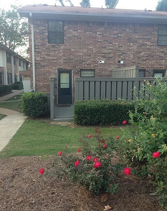 1235 Riverside Dr #B4