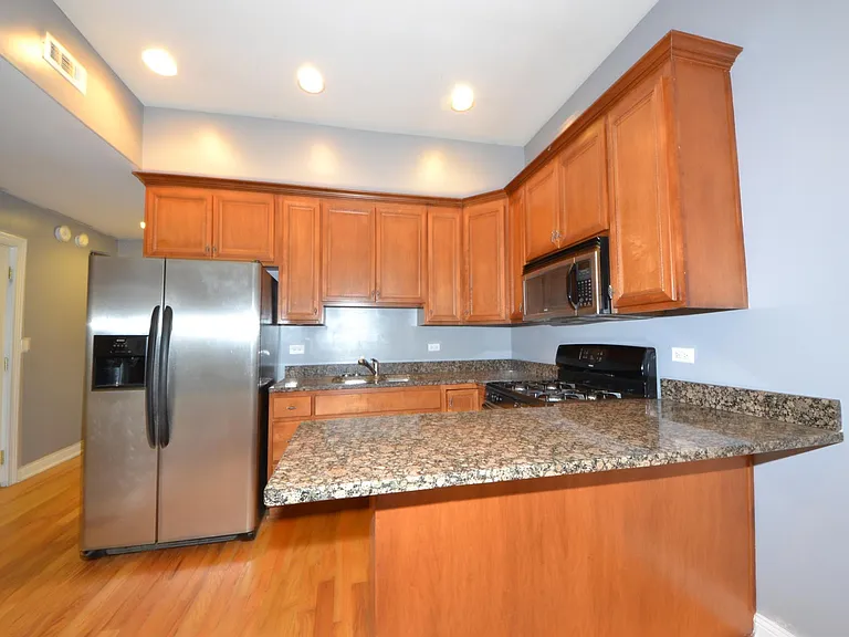 602 W 31st St #2N — Photo 9