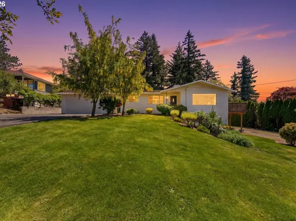 10100 SE Walnut Dr, Happy Valley, OR 97086