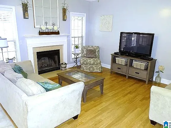 3 bed, 2.5 bath, 1840 sqft, $1,875 — Photo 3