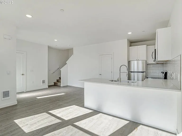 6845 N Montana Ave — Photo 13