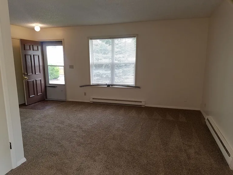 927 Cortez Ct — Photo 4