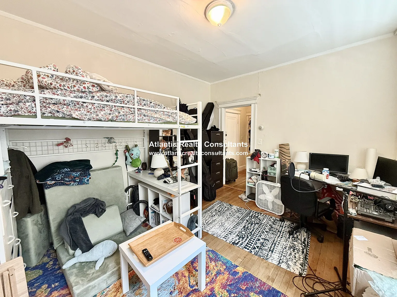 Studio, 350 sqft, $2,000 — Photo 2