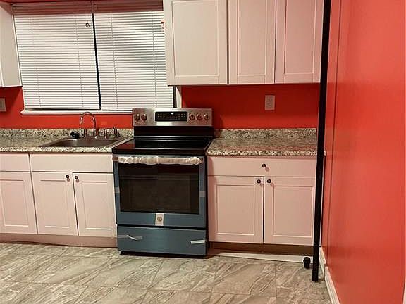 3rd image of 50-52 N 10th Ave
