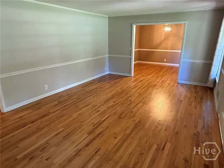 292 Tara Way — Photo 3