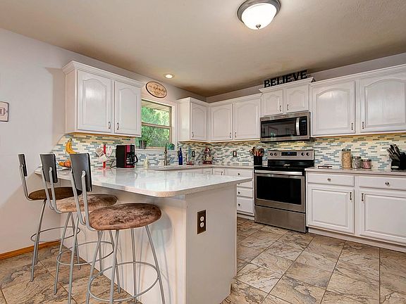 New quartz countertops. 