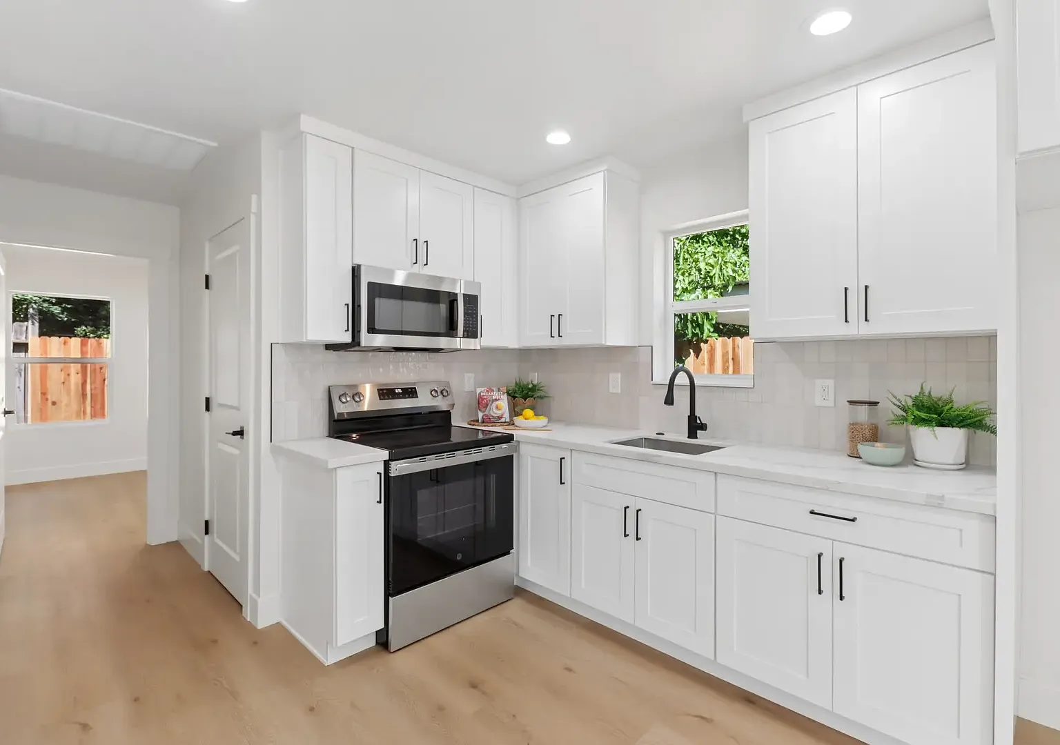 2 bed, 747 sqft, $2,250 — Photo 3