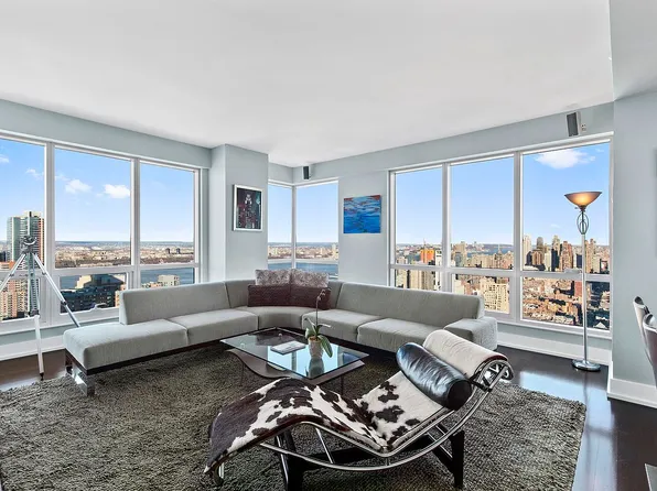 350 W 42nd St APT 52B, New York, NY 10036