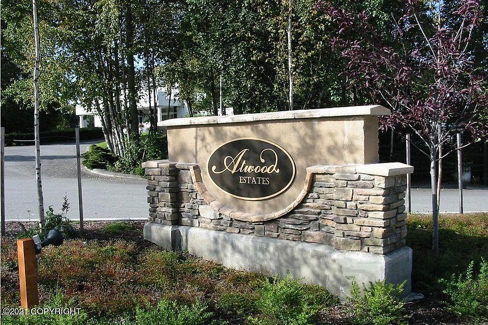 1st image of 1785 Evangeline Ln
