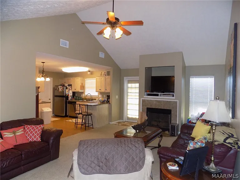 628 Vintage Way — Photo 3