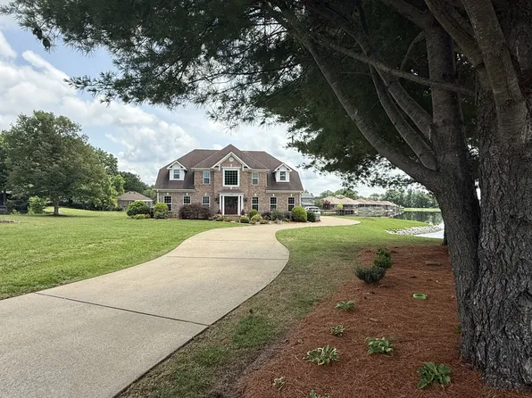 2164 Fairway Dr, Dyersburg, TN 38024