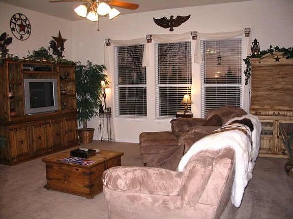 2nd image of 109 Tomahawk Dr