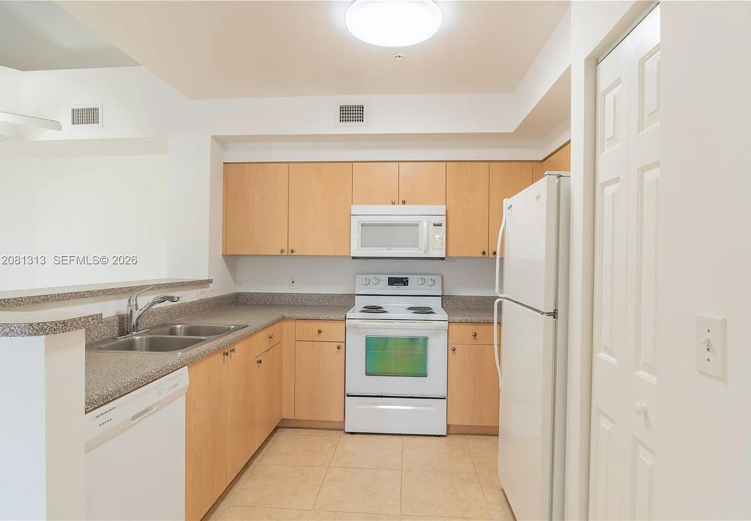 El-Ad Nob Hill Condo — Photo 1