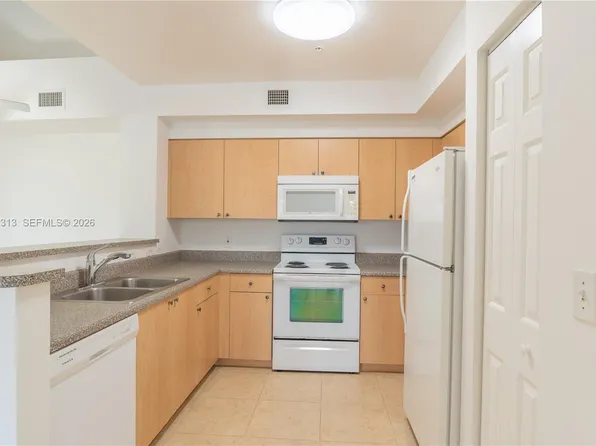 7920 N Nob Hill Rd APT 305, Fort Lauderdale, FL 33321