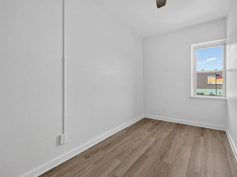 705 Washington St #2F — Photo 14