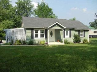 2076 S Wilson Rd, Radcliff, KY 40160