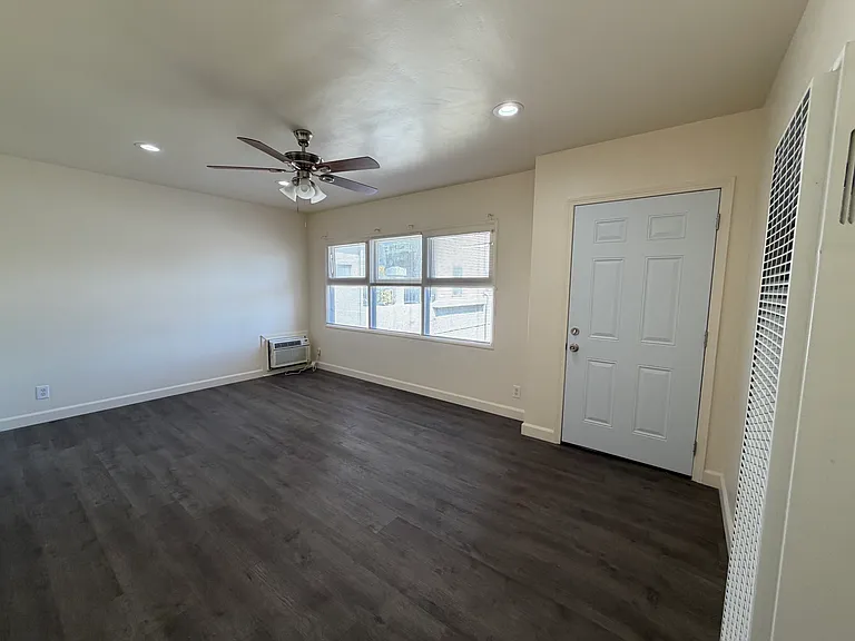417 E Palm Ave #419-1/2 — Photo 9