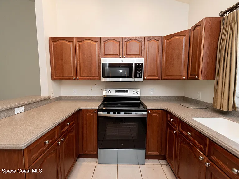 180 Portside Ave #201 — Photo 5