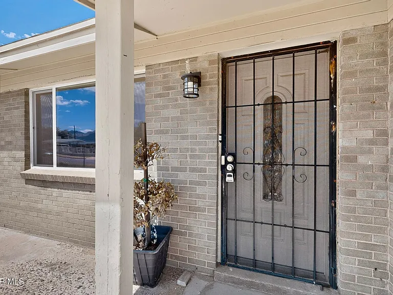 9545 Verbena Dr — Photo 6