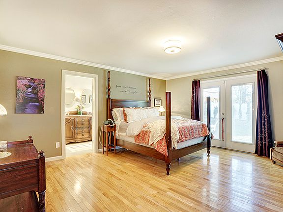 3rd image of 14226 Cascade Dr SE