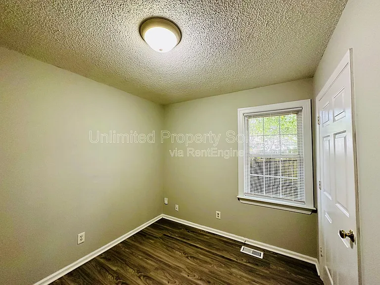 1404 Church St — Photo 11