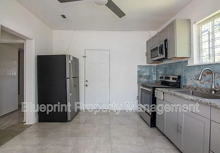 5406 Court G — Photo 6
