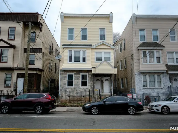 375 6th Ave W, Newark, NJ 07107