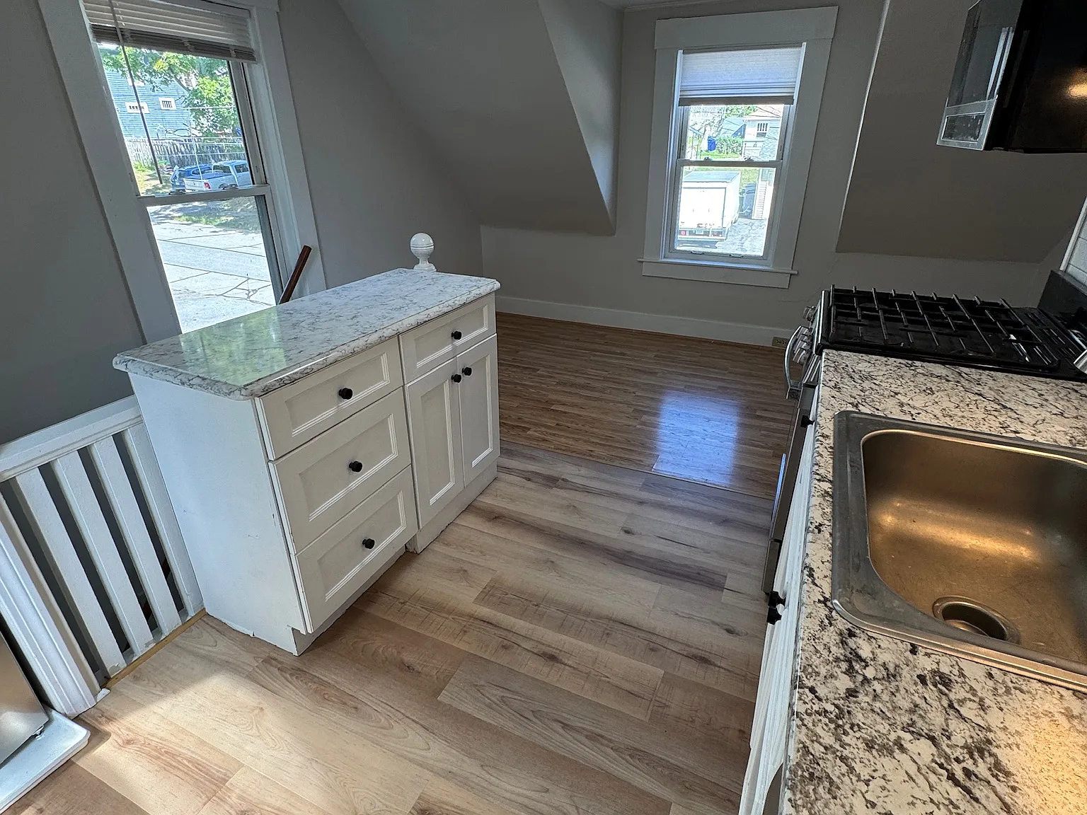 514 Amherst Street - 2 — Photo 3
