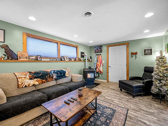 4th image of 32 Granview Drive