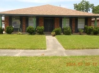 9869 Andover Dr, New Orleans, LA 70127