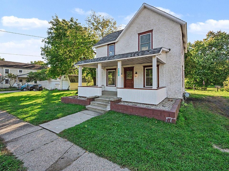 1st image of 411 Augusta Dr