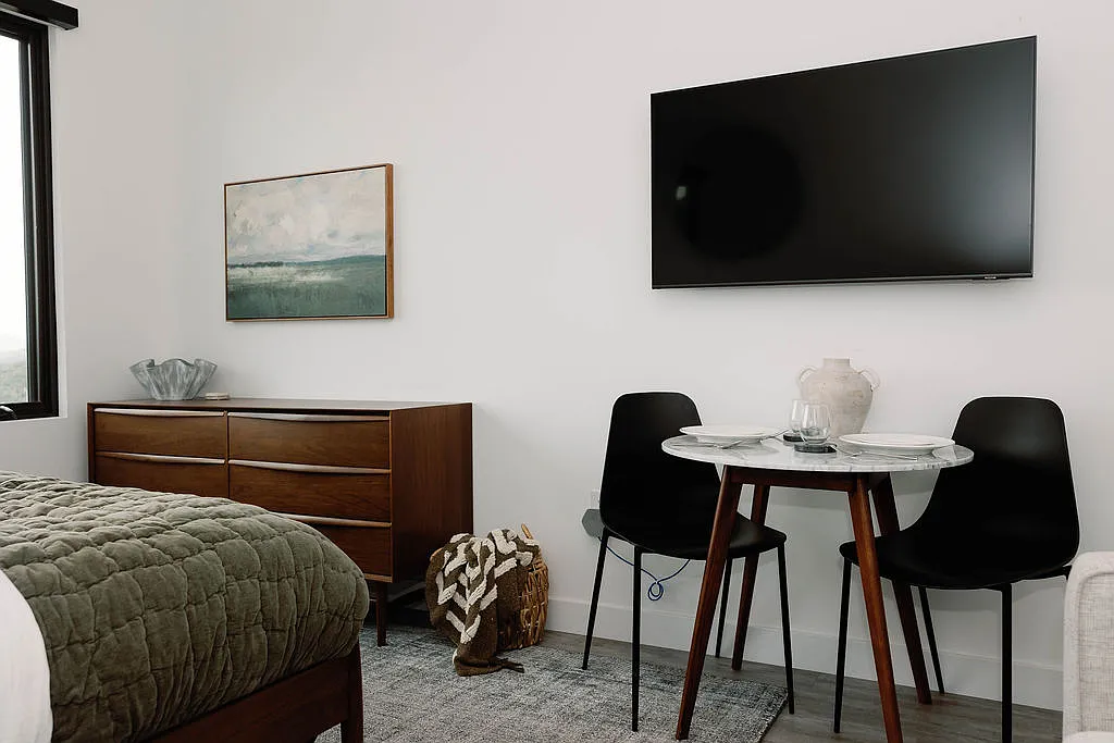 Studio, 461 sqft, $3,500 — Photo 3