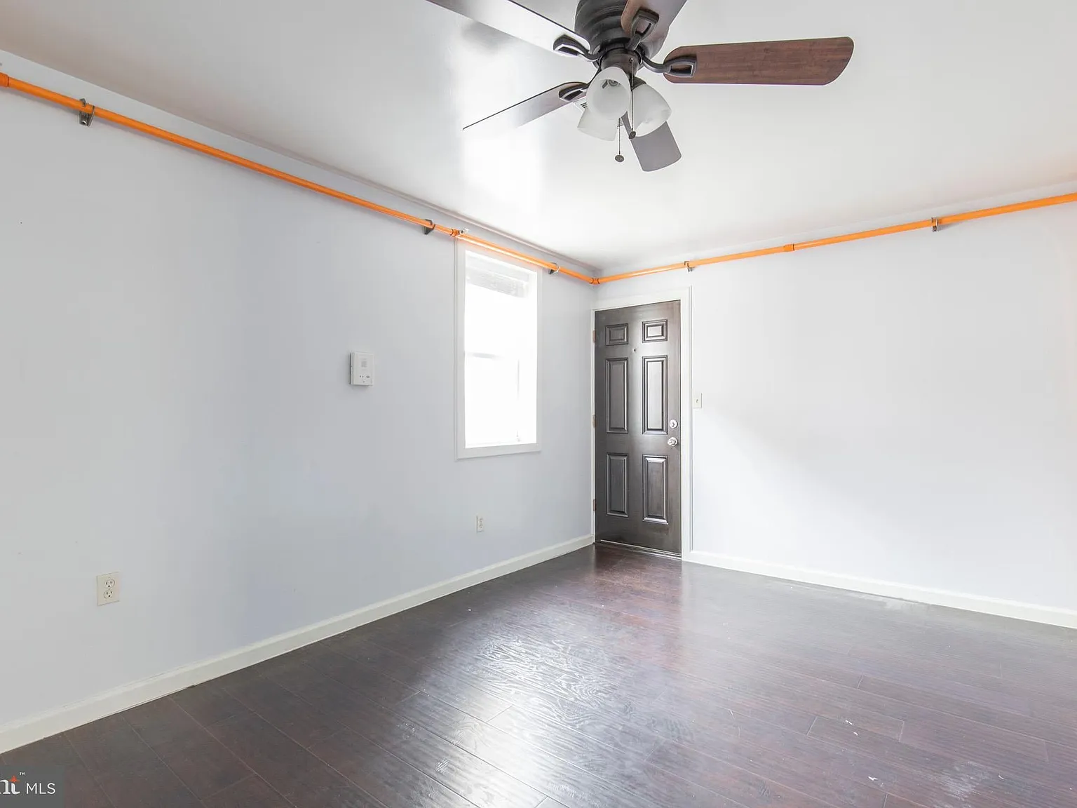 2 bed, 700 sqft, $1,400 — Photo 3