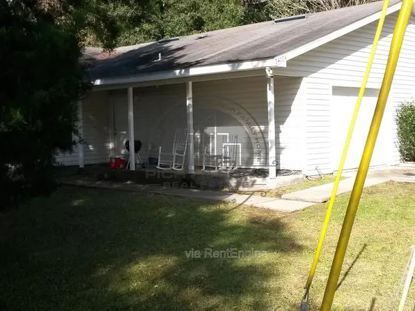 2400 Barcelona Ct, Tallahassee, FL 32311