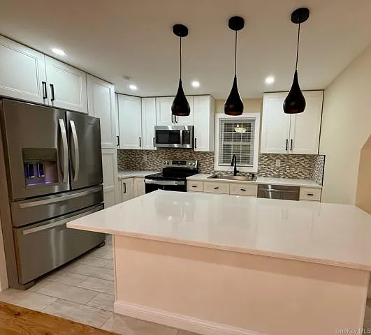 2 bed, 1.0 bath, 1397 sqft, $3,100 — Photo 2