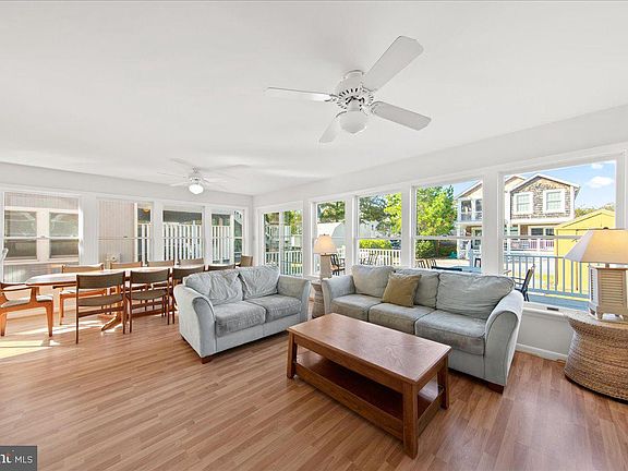 3rd image of 119 Oakwood St