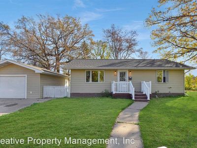211 12th St SW, Minot, ND, 58701
